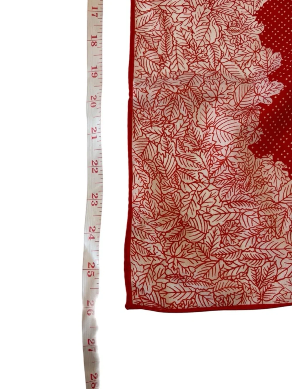 Red Square‎ Polyester Scarf 26